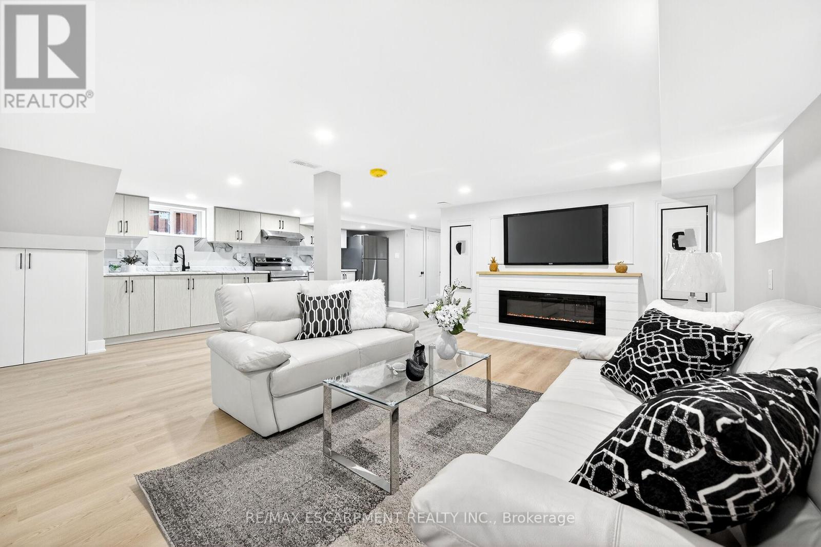 26 Martin Road, Hamilton, Ontario  L8K 3N1 - Photo 37 - X12564244