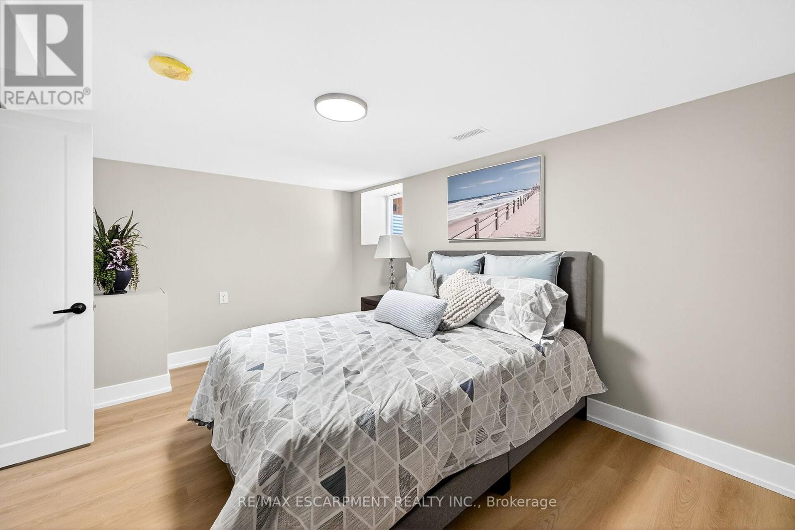 26 Martin Road, Hamilton, Ontario  L8K 3N1 - Photo 46 - X12564244