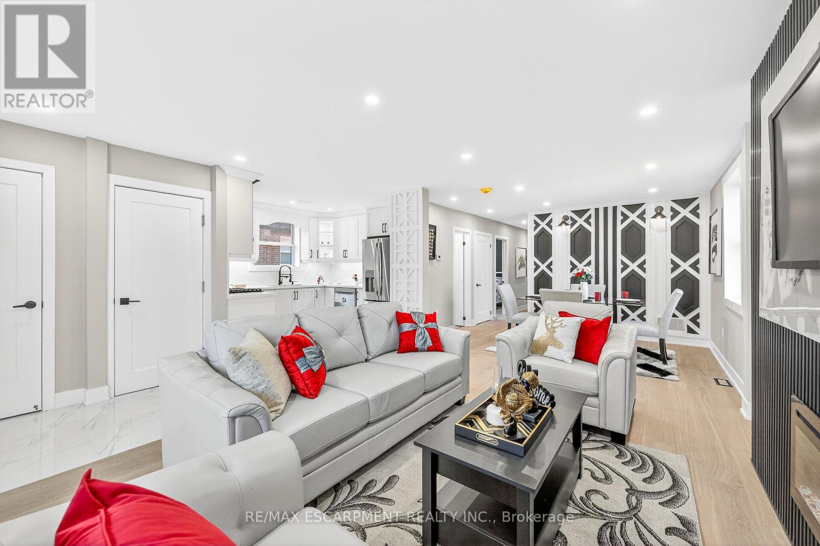 26 Martin Road, Hamilton, Ontario  L8K 3N1 - Photo 6 - X12564244