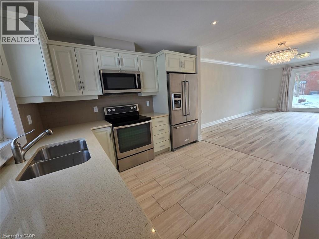 47 Szollosy Circle, Hamilton, Ontario  L9B 1T8 - Photo 5 - 40789672