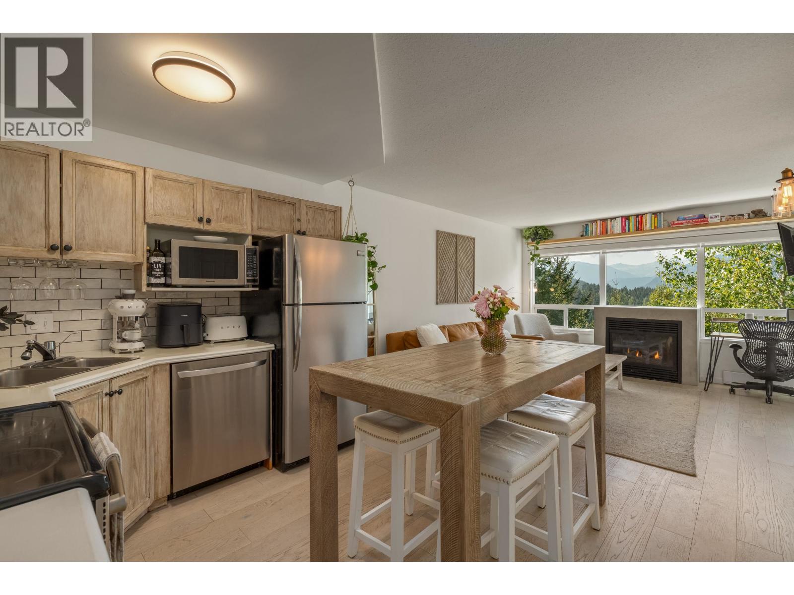 310 2221 Gondola Way, Whistler, British Columbia  V8E 0M8 - Photo 9 - R3069097