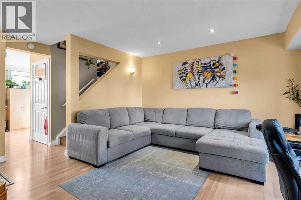 43 Martindale Court Ne, Calgary, Alberta  T3J 2V8 - Photo 2 - A2269906