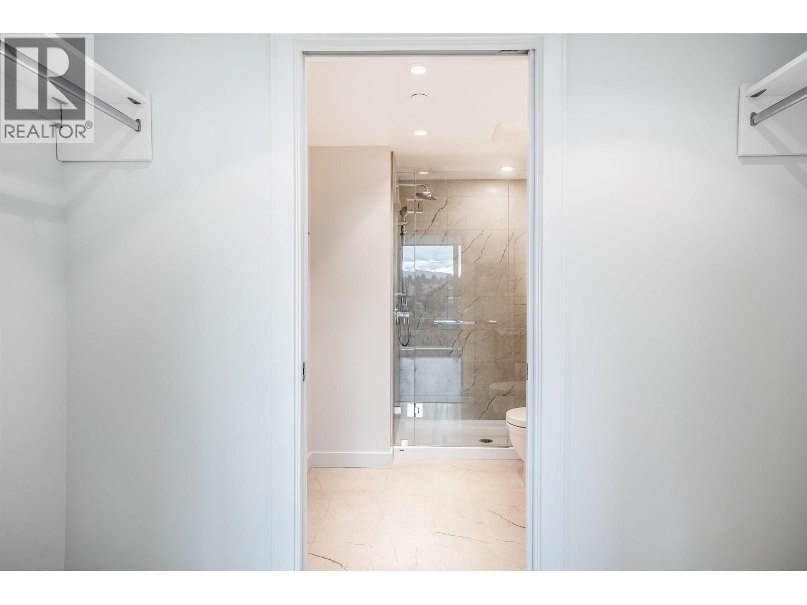 2201 1500 Fern Street, North Vancouver, British Columbia  V7J 0B6 - Photo 13 - R3068993