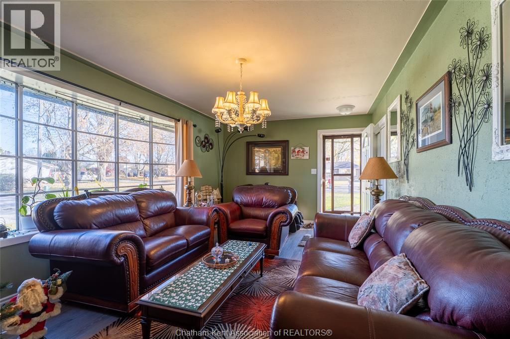 27 Hillcrest Avenue, Chatham, Ontario  N7M 4E9 - Photo 10 - 25029295