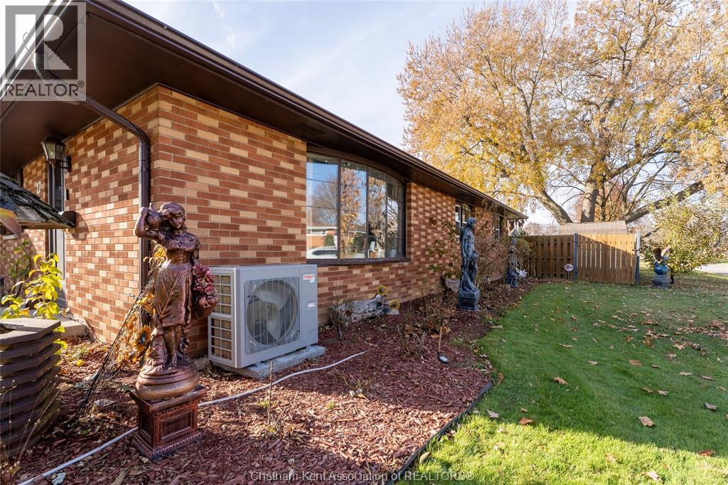 27 Hillcrest Avenue, Chatham, Ontario  N7M 4E9 - Photo 32 - 25029295