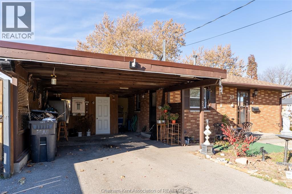 27 Hillcrest Avenue, Chatham, Ontario  N7M 4E9 - Photo 4 - 25029295