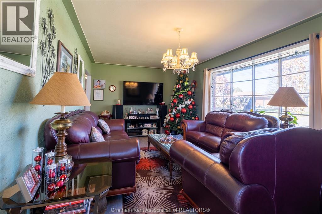 27 Hillcrest Avenue, Chatham, Ontario  N7M 4E9 - Photo 8 - 25029295