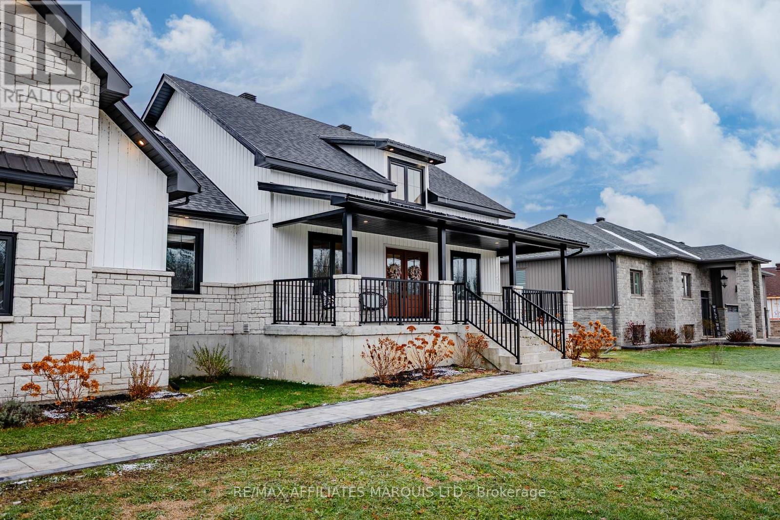 2 Meadow Lane, South Stormont, Ontario  K0C 1R0 - Photo 3 - X12564308