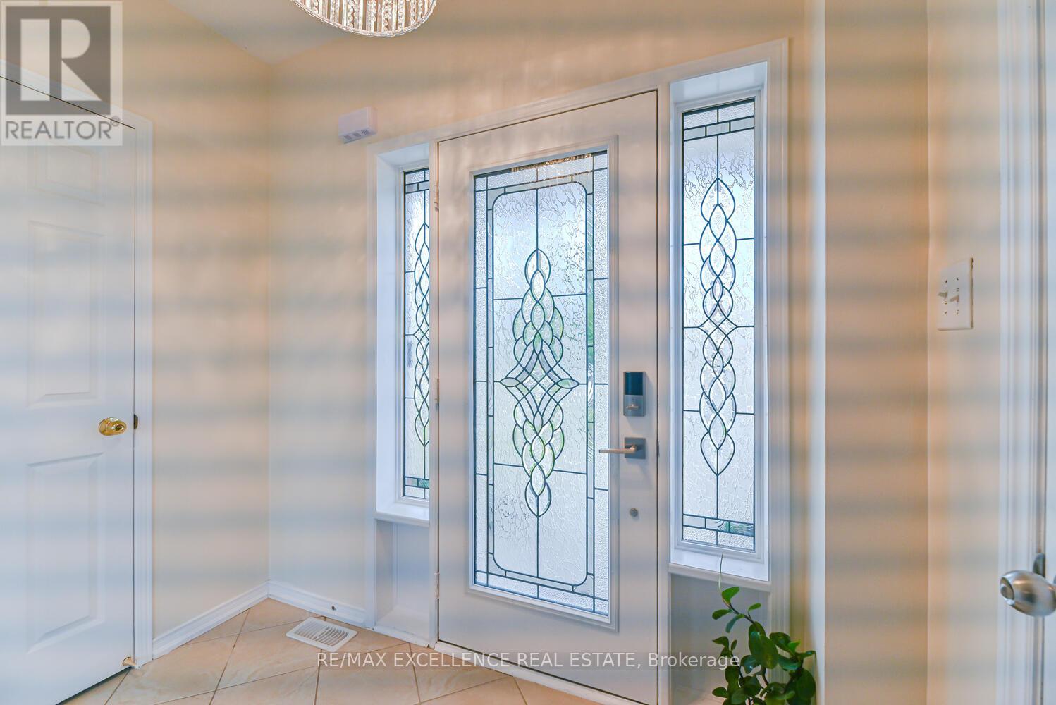 46 Lloydminster Avenue, Ajax, Ontario  L1Z 0N8 - Photo 5 - E12563918