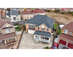 39 HOPTREE AVENUE, Toronto, Ontario