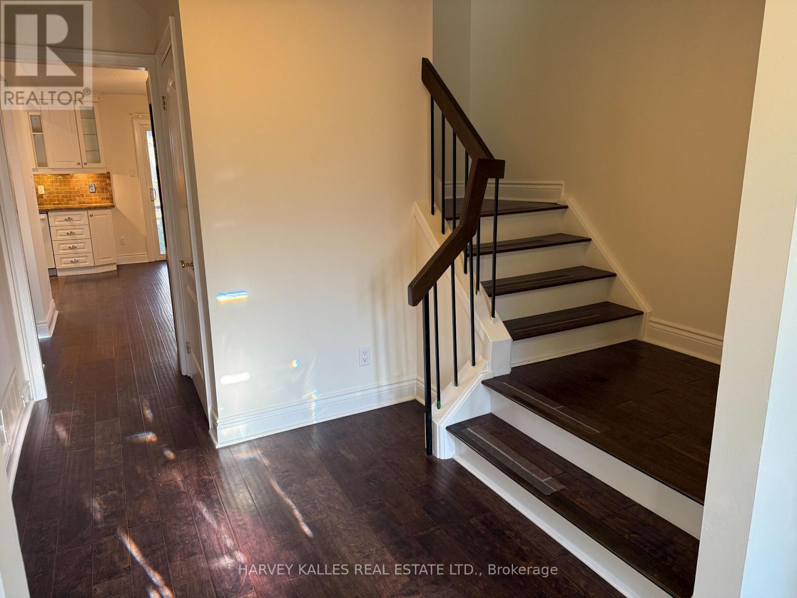 62 Dersingham Crescent, Markham, Ontario  L3T 4E8 - Photo 11 - N12562662