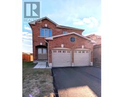 44 CAREW BOULEVARD, Kawartha Lakes, Ontario