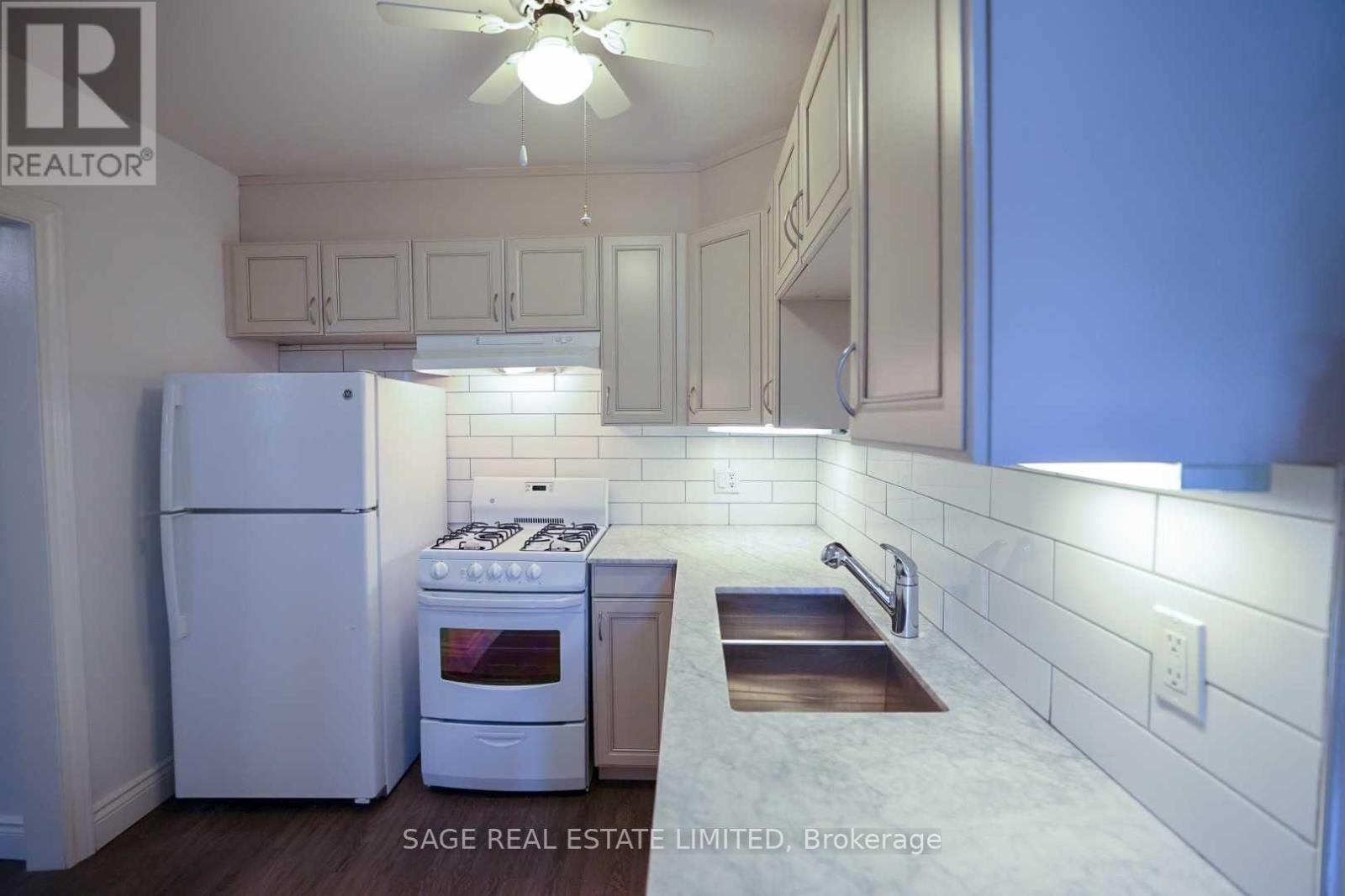 1b - 8 Brookmount Road, Toronto, Ontario  M4L 3N1 - Photo 2 - E12564270