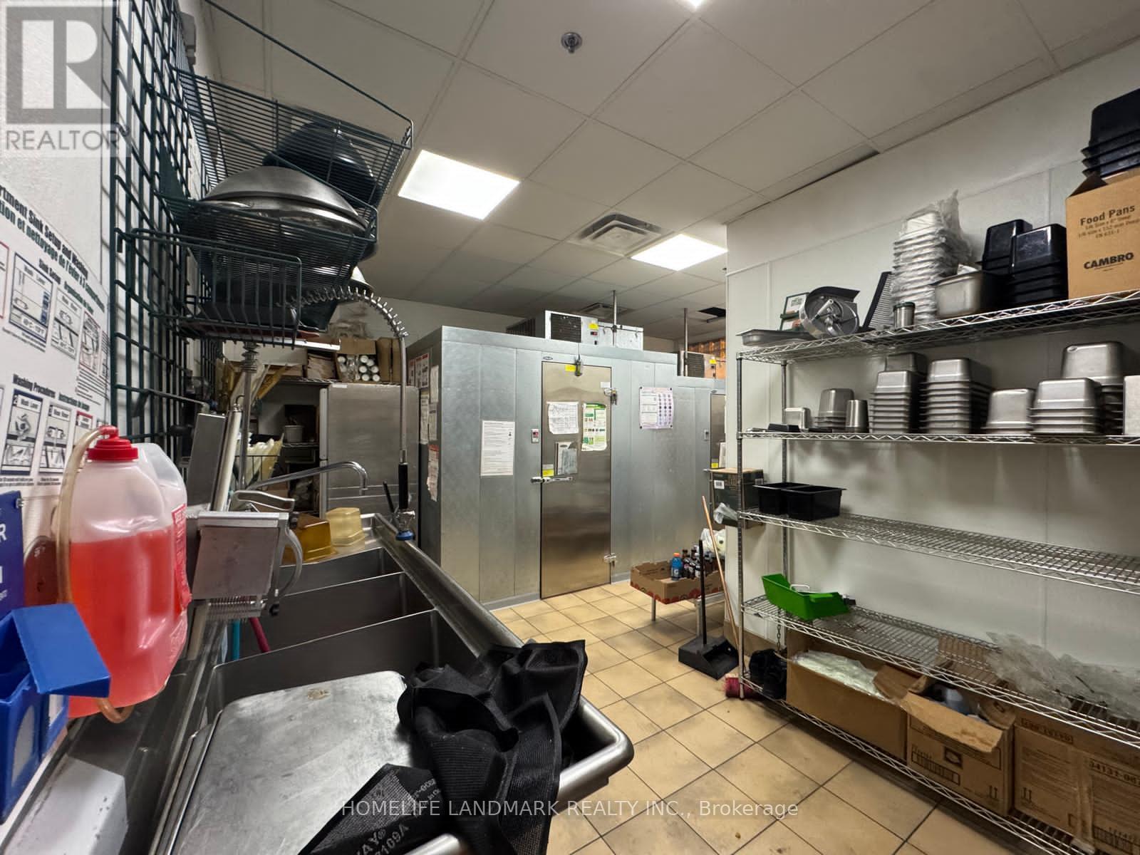 B - 917 Bay Street, Toronto, Ontario  M5S 3L6 - Photo 6 - C12551482