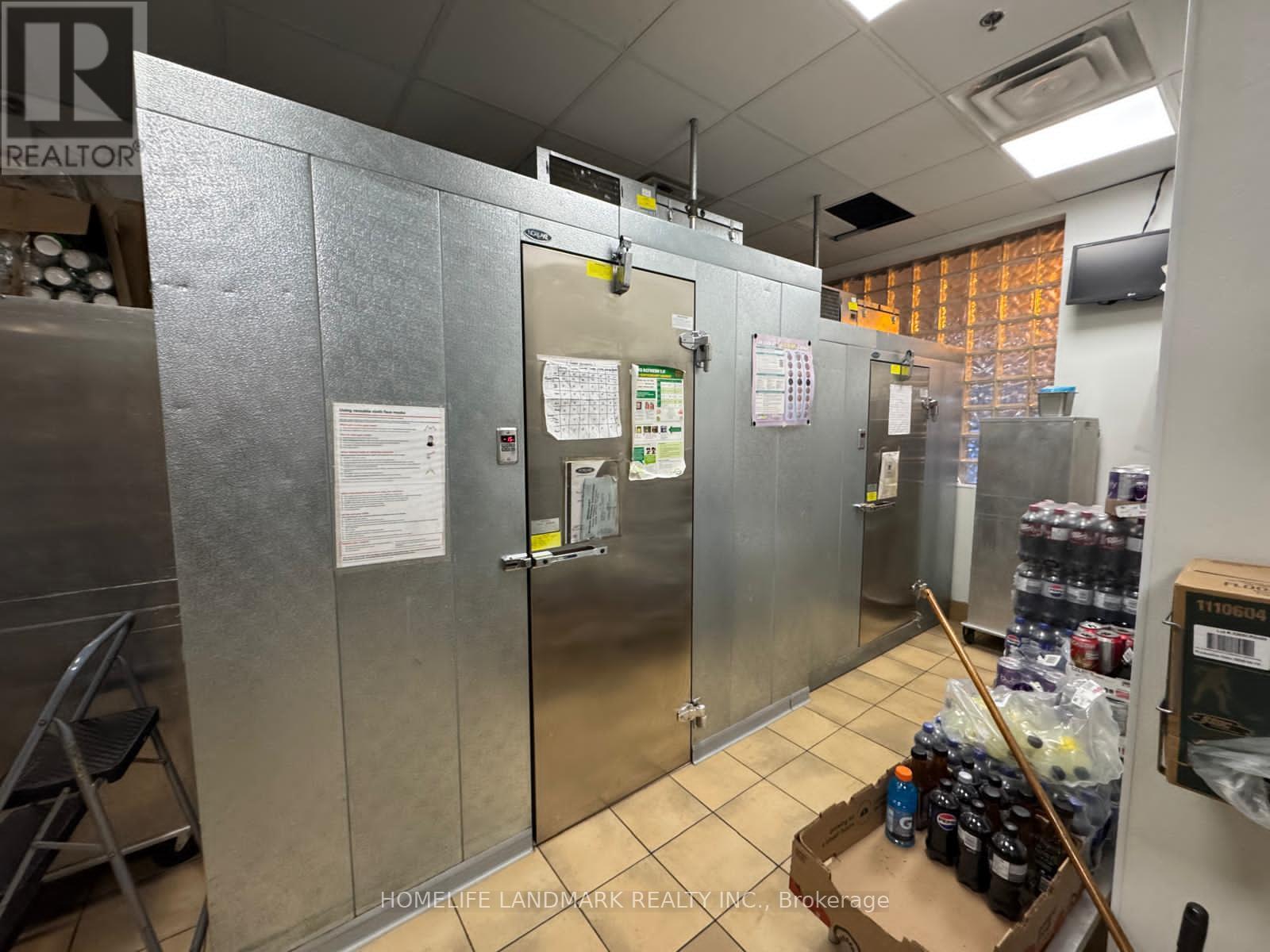 B - 917 Bay Street, Toronto, Ontario  M5S 3L6 - Photo 11 - C12551482