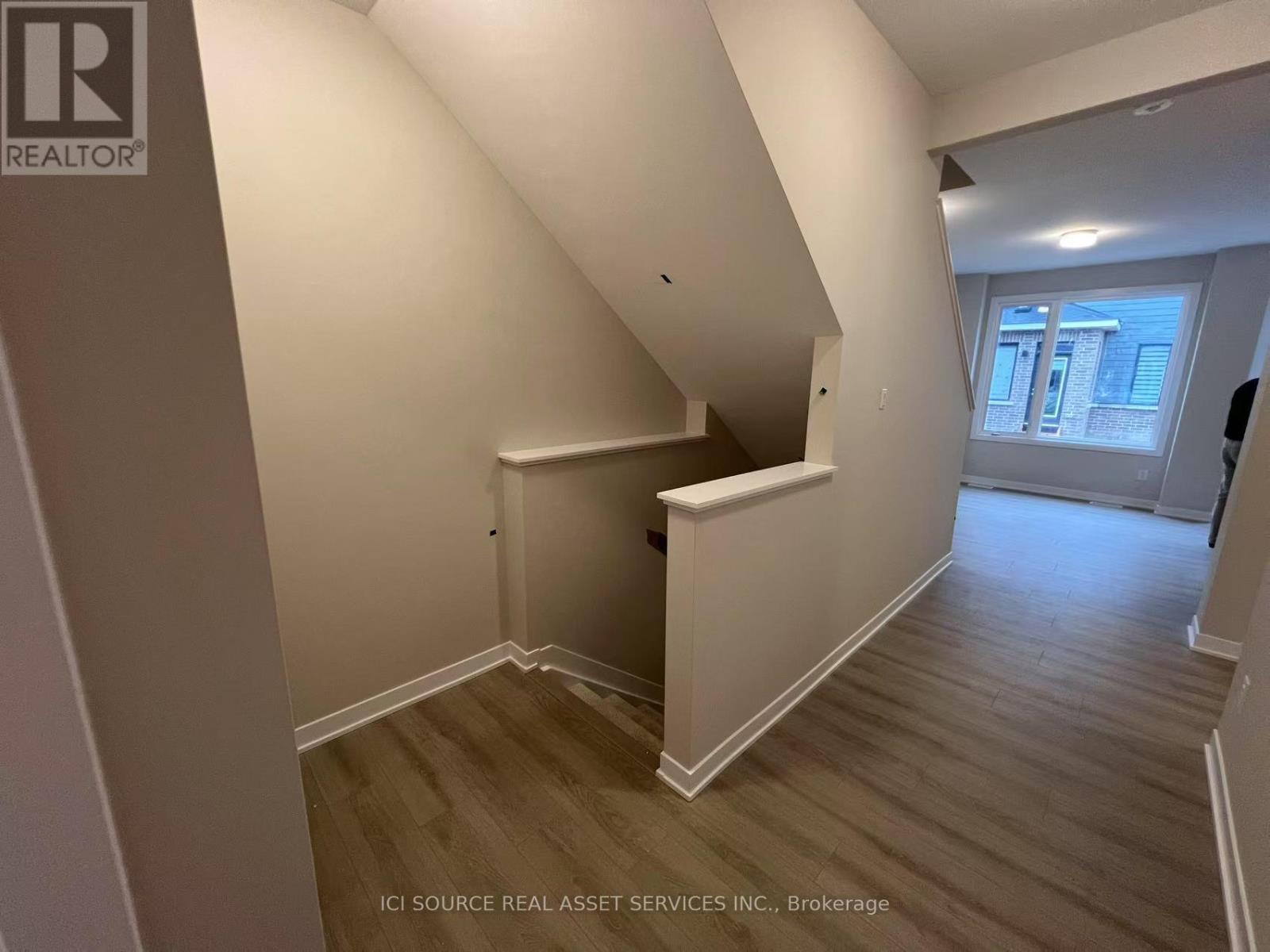 376 Les Emmerson Drive, Ottawa, Ontario  K2J 7L7 - Photo 3 - X12559738