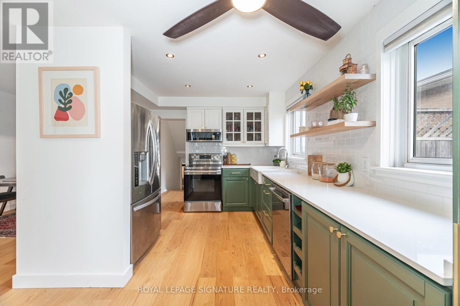 2431 Padstow Crescent, Mississauga, Ontario  L5J 2G2 - Photo 2 - W12562742