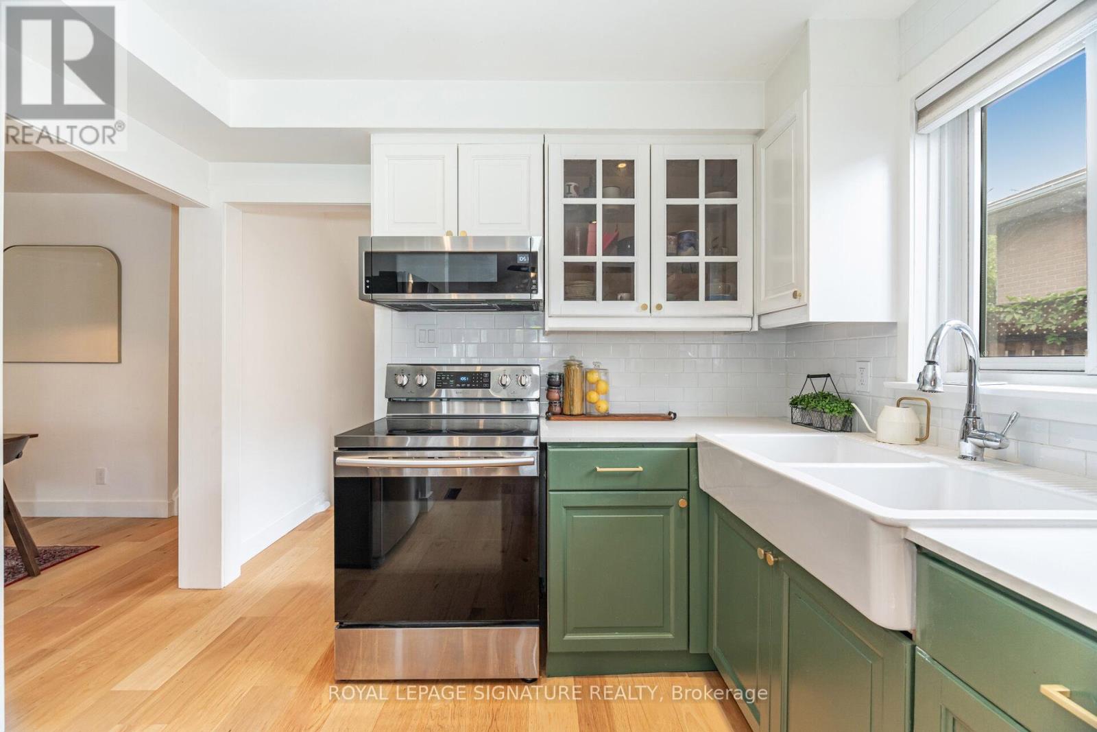 2431 Padstow Crescent, Mississauga, Ontario  L5J 2G2 - Photo 4 - W12562742