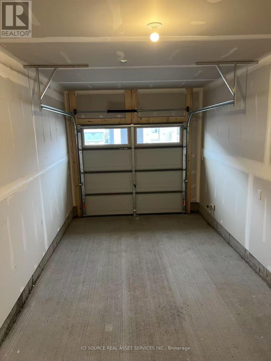 376 Les Emmerson Drive, Ottawa, Ontario  K2J 7L7 - Photo 5 - X12559738