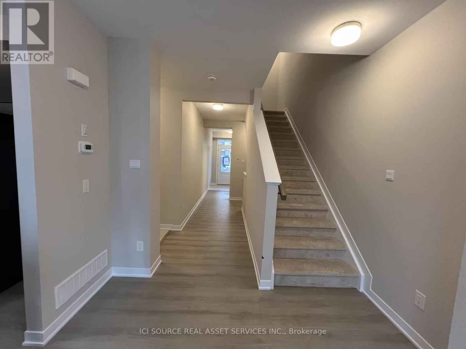 376 Les Emmerson Drive, Ottawa, Ontario  K2J 7L7 - Photo 7 - X12559738