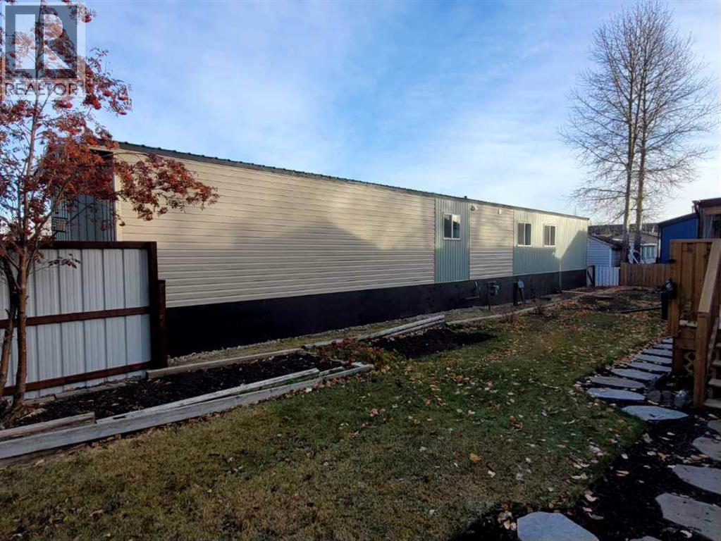 Unit 27, 4402 48 Avenue, Sylvan Lake, Alberta  T4S 1N7 - Photo 2 - A2267597