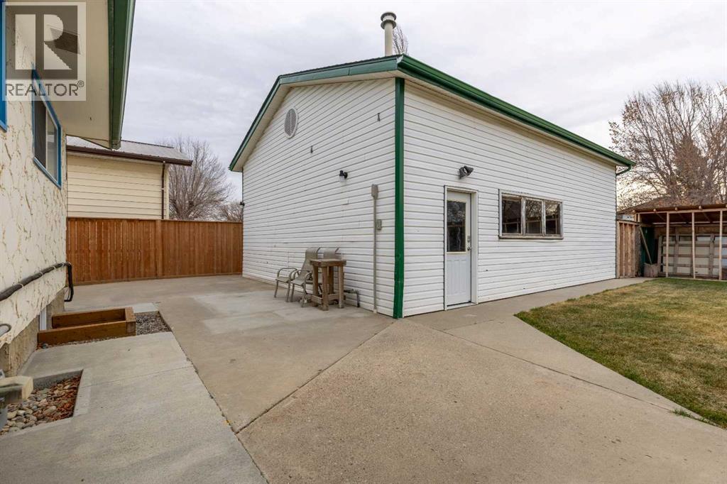 1001 19a Avenue, Coaldale, Alberta  T1M 1A7 - Photo 2 - A2269640
