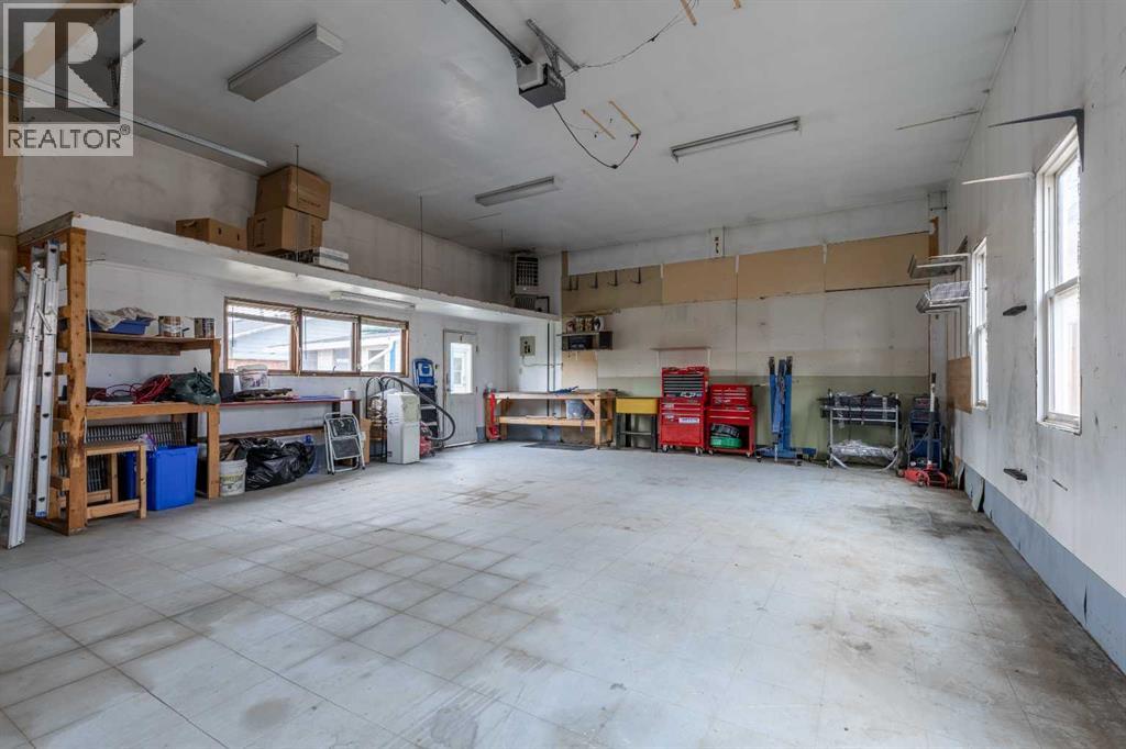 1001 19a Avenue, Coaldale, Alberta  T1M 1A7 - Photo 4 - A2269640