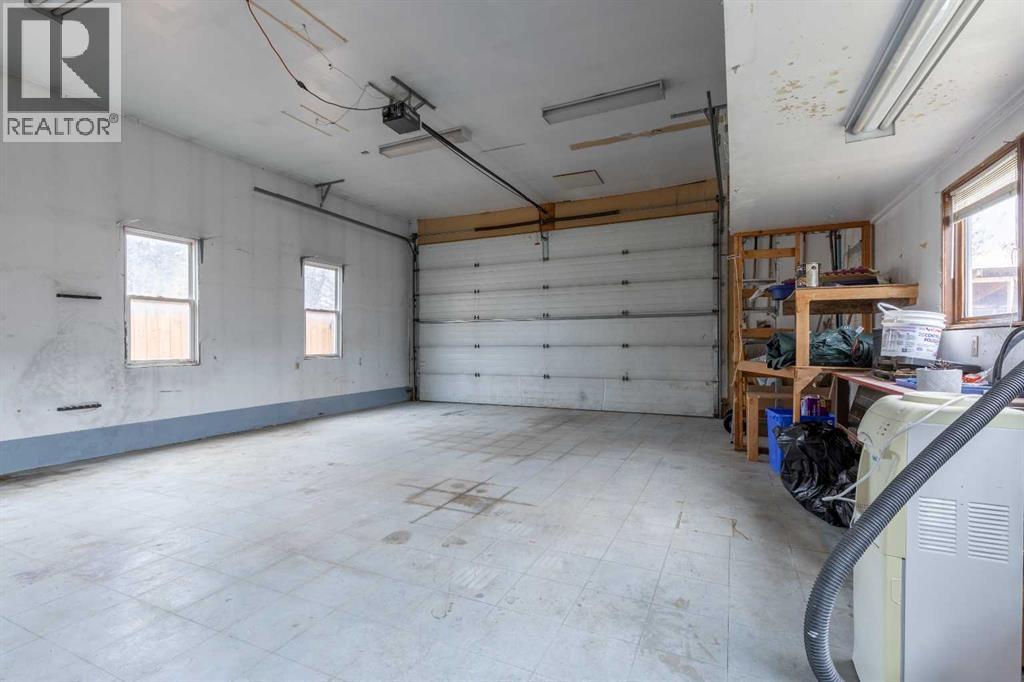 1001 19a Avenue, Coaldale, Alberta  T1M 1A7 - Photo 3 - A2269640