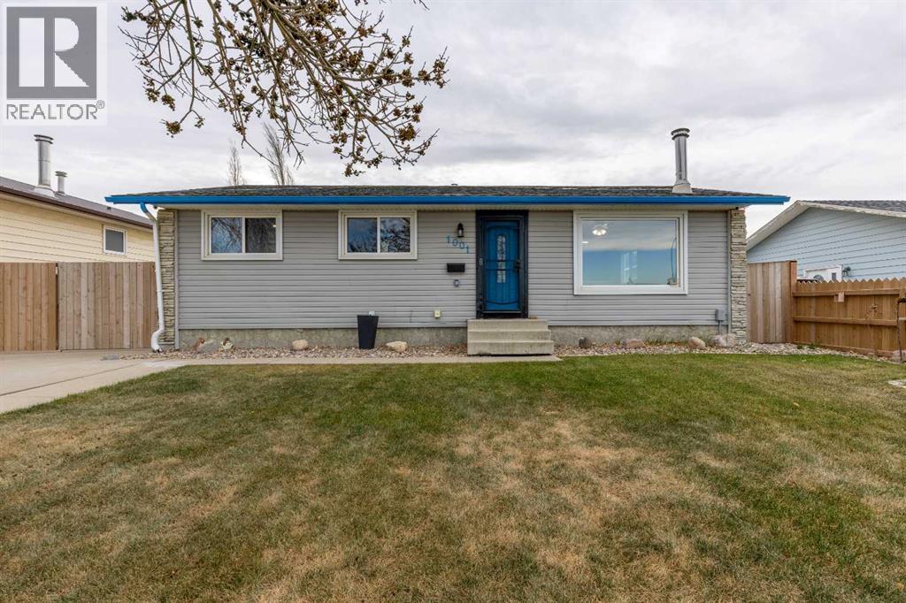 1001 19a Avenue, Coaldale, Alberta  T1M 1A7 - Photo 1 - A2269640