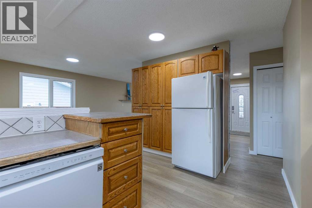 1001 19a Avenue, Coaldale, Alberta  T1M 1A7 - Photo 14 - A2269640