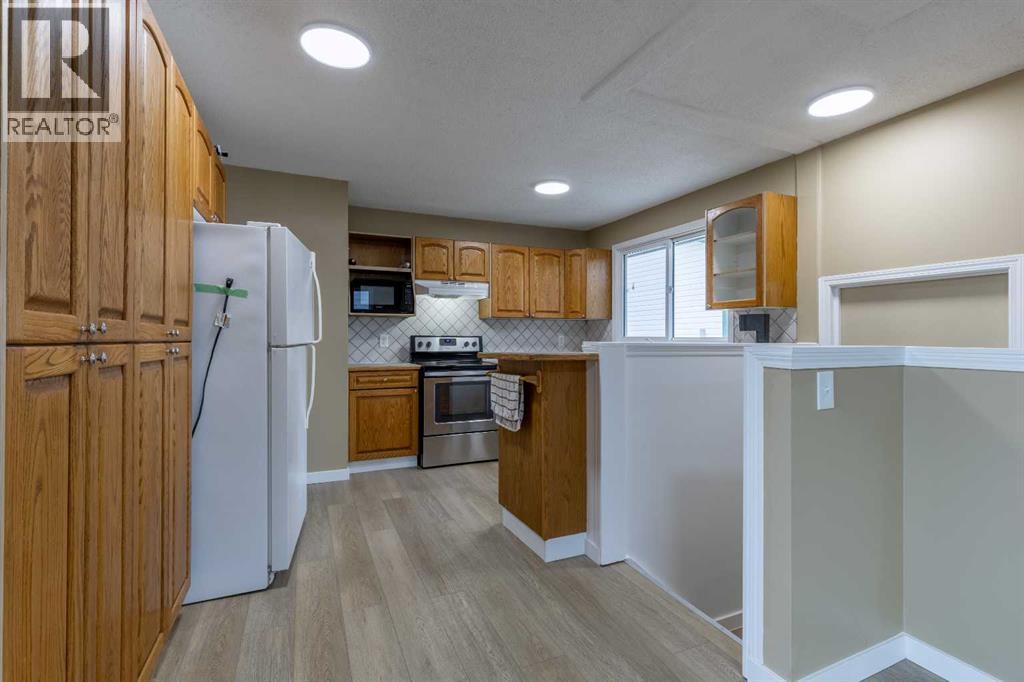 1001 19a Avenue, Coaldale, Alberta  T1M 1A7 - Photo 11 - A2269640