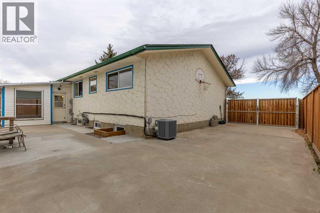 1001 19a Avenue, Coaldale, Alberta  T1M 1A7 - Photo 38 - A2269640