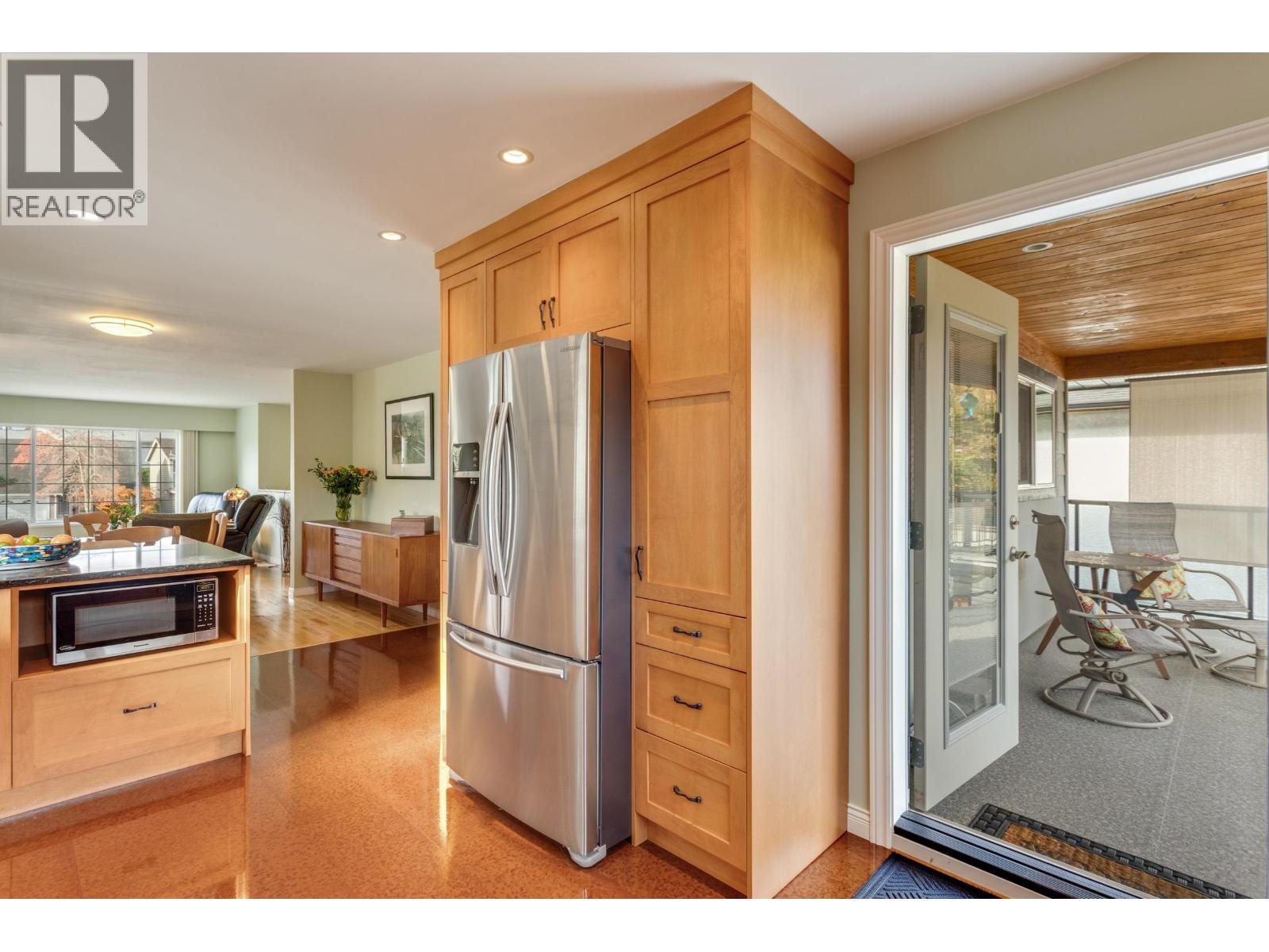 11300 Galleon Court, Richmond, British Columbia  V7E 4L3 - Photo 9 - R3064394