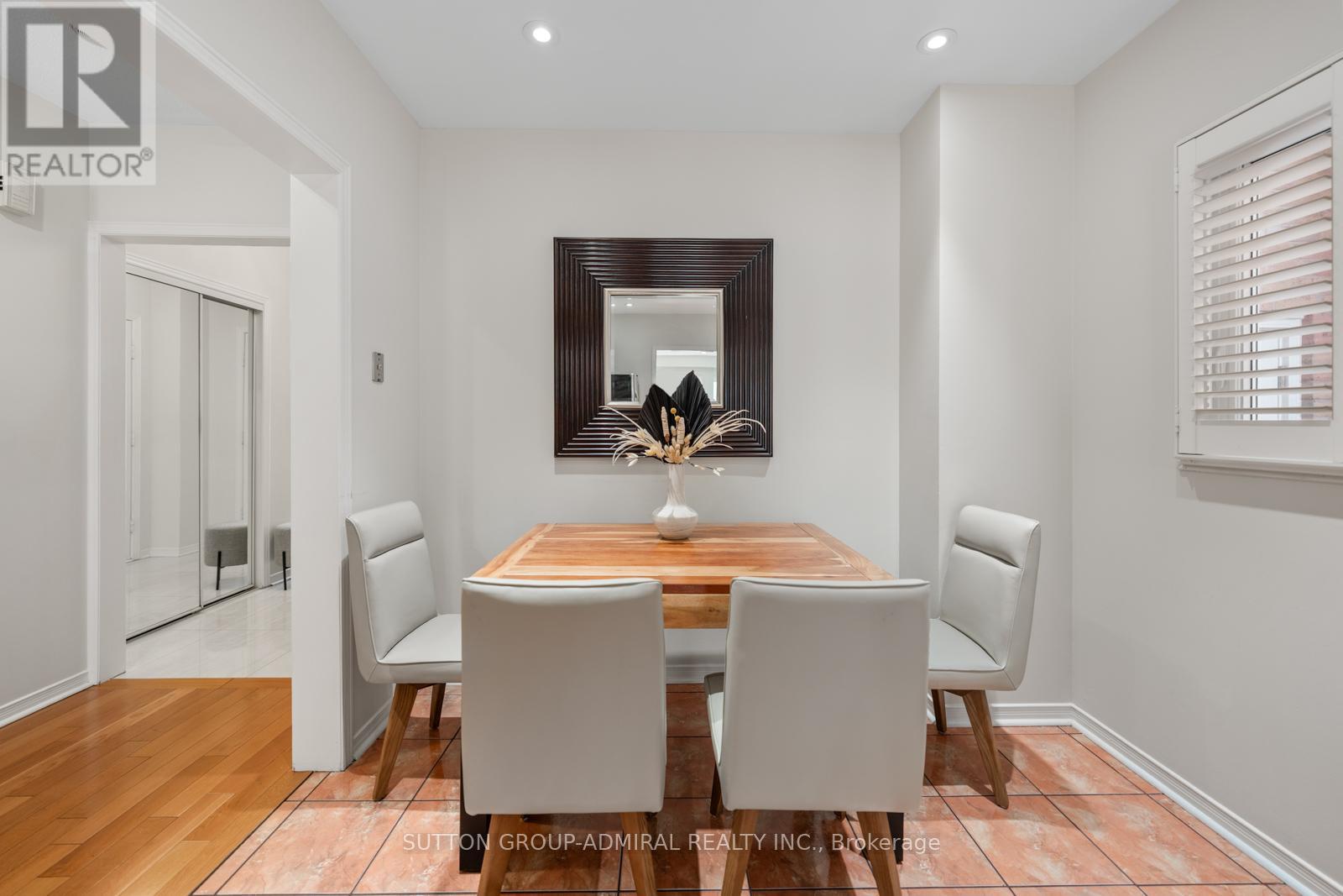 125 Thornway Avenue, Vaughan, Ontario  L4J 7Z3 - Photo 12 - N12564262