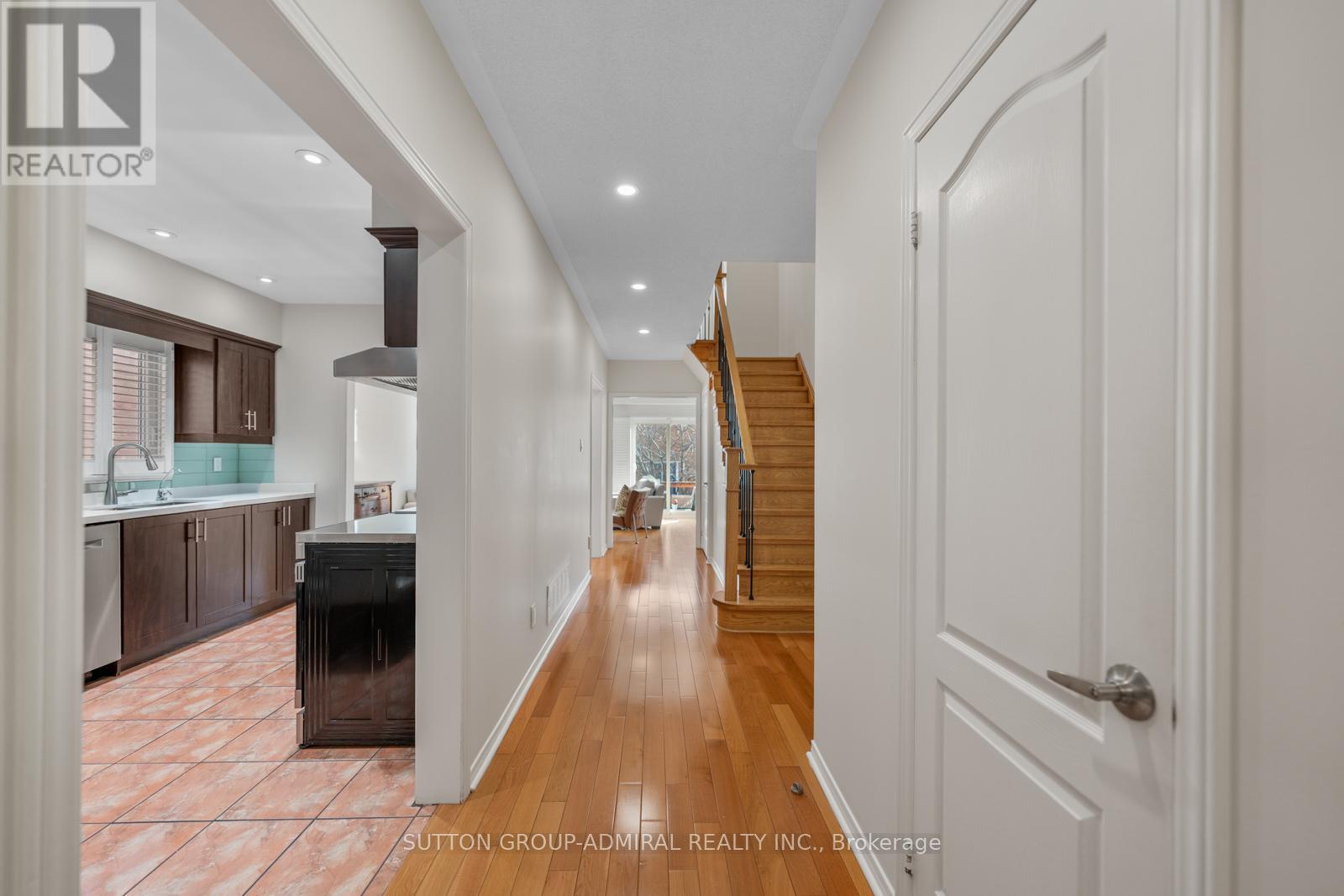 125 Thornway Avenue, Vaughan, Ontario  L4J 7Z3 - Photo 4 - N12564262