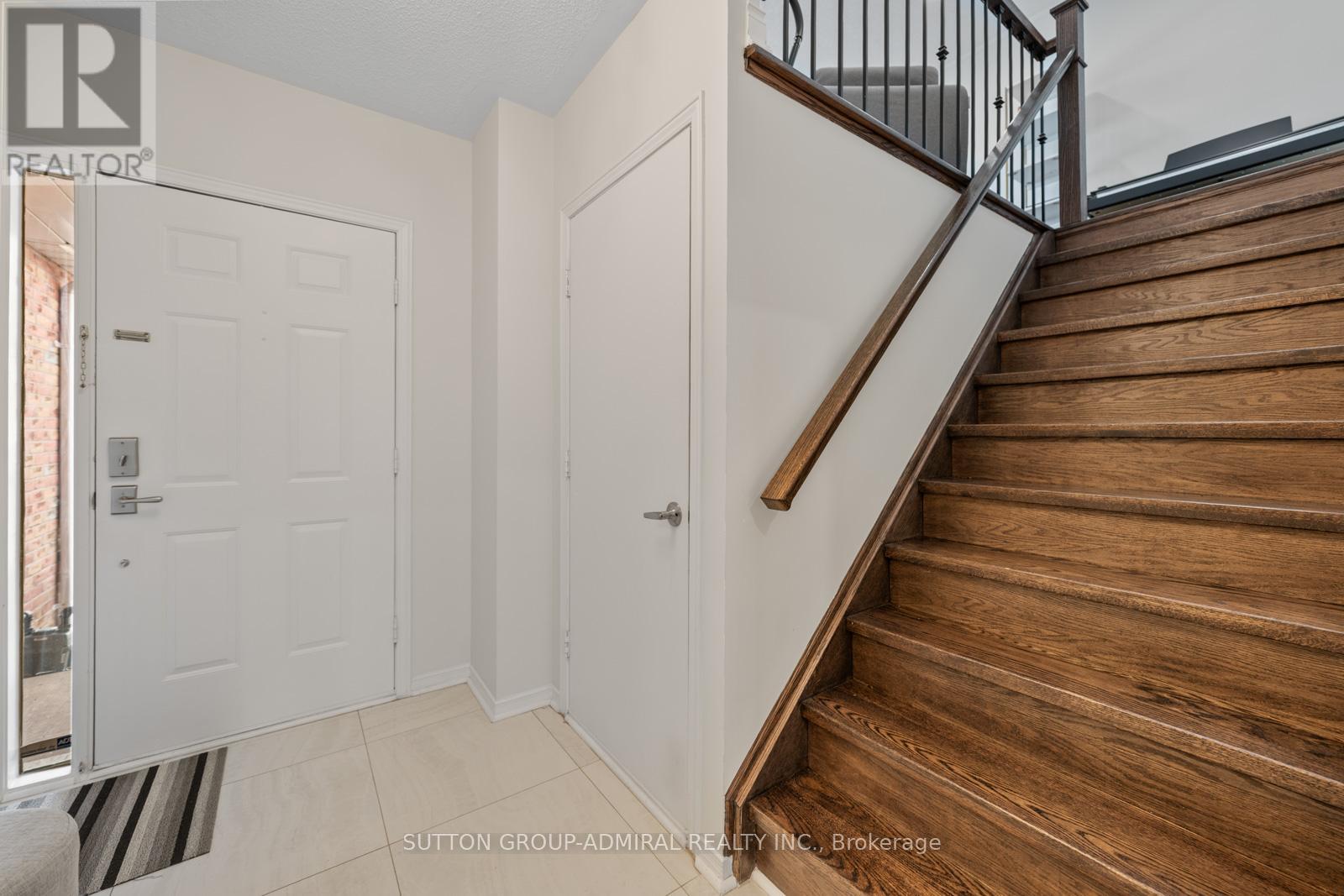125 Thornway Avenue, Vaughan, Ontario  L4J 7Z3 - Photo 5 - N12564262