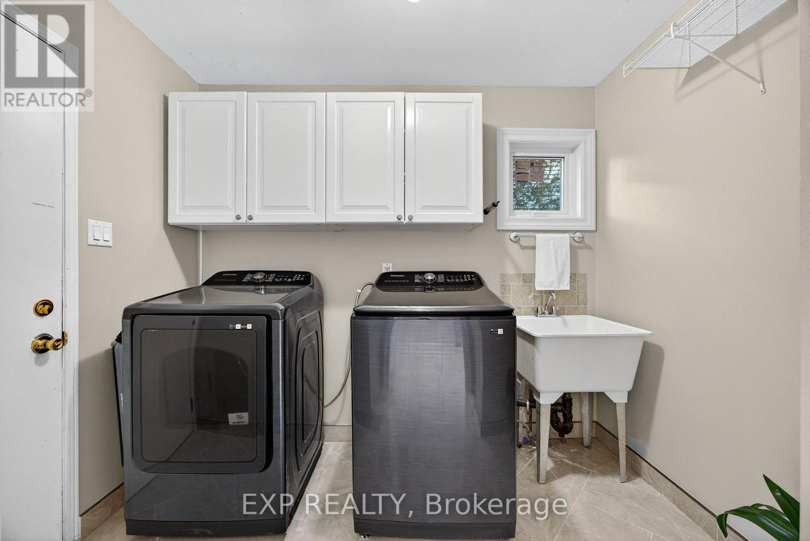 27 Fontaine Drive, Georgina, Ontario  L4P 3N9 - Photo 17 - N12564264