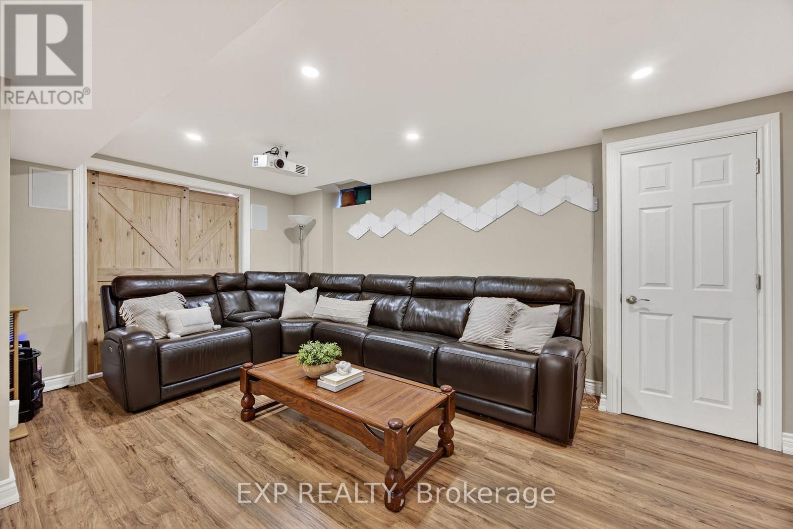 27 Fontaine Drive, Georgina, Ontario  L4P 3N9 - Photo 31 - N12564264