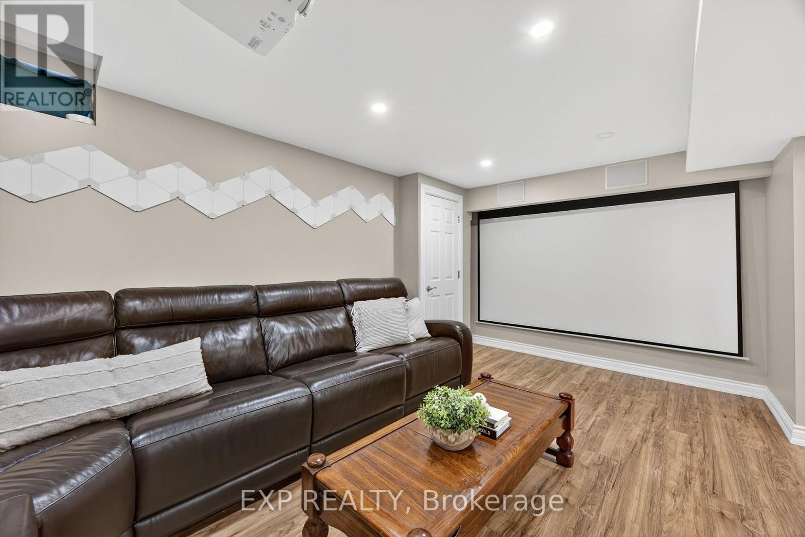 27 Fontaine Drive, Georgina, Ontario  L4P 3N9 - Photo 32 - N12564264