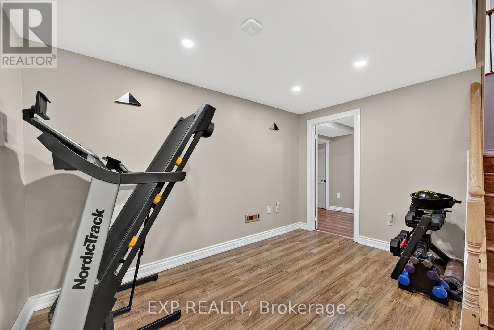 27 Fontaine Drive, Georgina, Ontario  L4P 3N9 - Photo 34 - N12564264