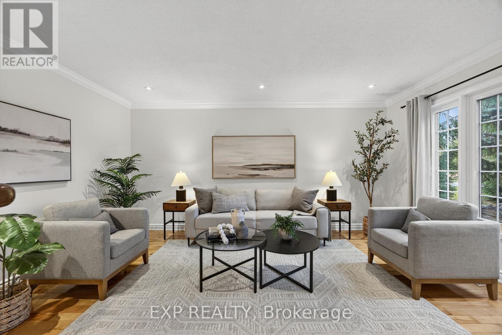 27 Fontaine Drive, Georgina, Ontario  L4P 3N9 - Photo 4 - N12564264