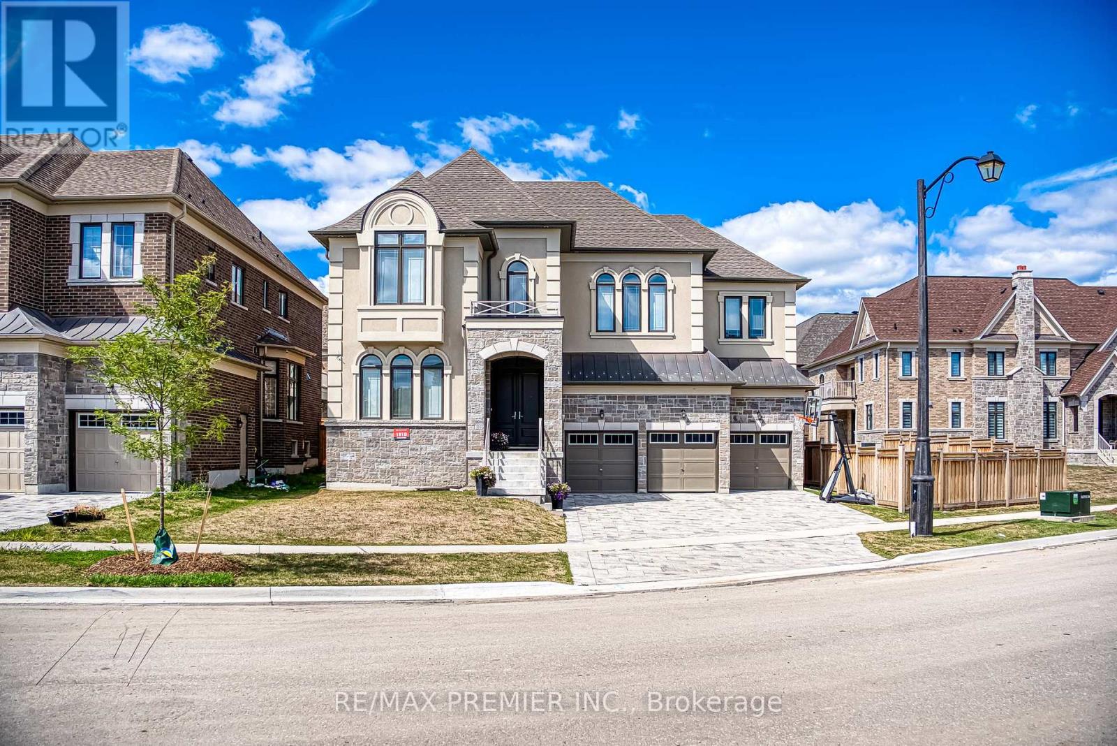 101 APPLEYARD AVENUE, Vaughan, Ontario