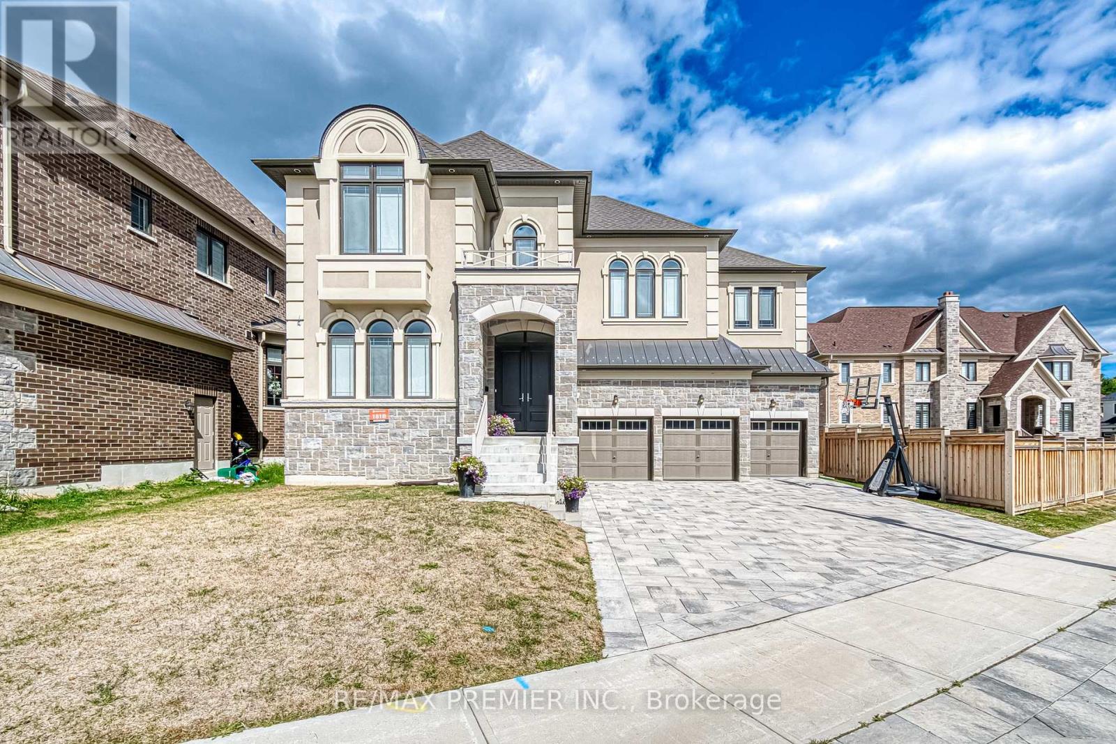 101 Appleyard Avenue, Vaughan, Ontario  L4H 4N3 - Photo 2 - N12564274