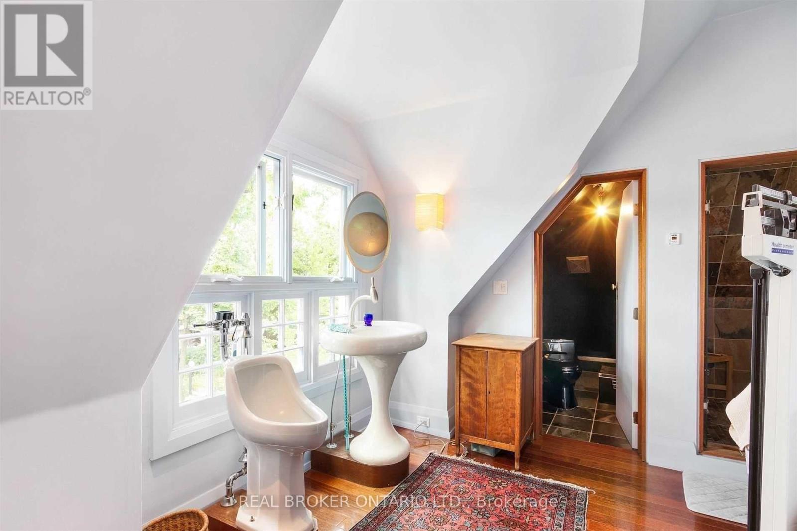 499 Palmerston Boulevard, Toronto, Ontario M6G 2P2 - Photo 11 - C12352193