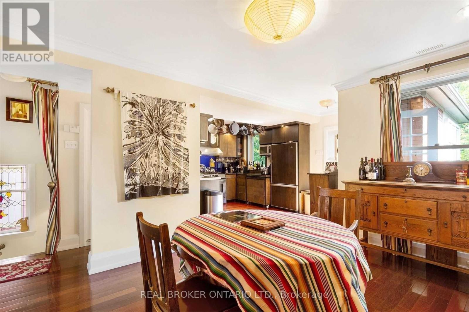 499 Palmerston Boulevard, Toronto, Ontario M6G 2P2 - Photo 5 - C12352193