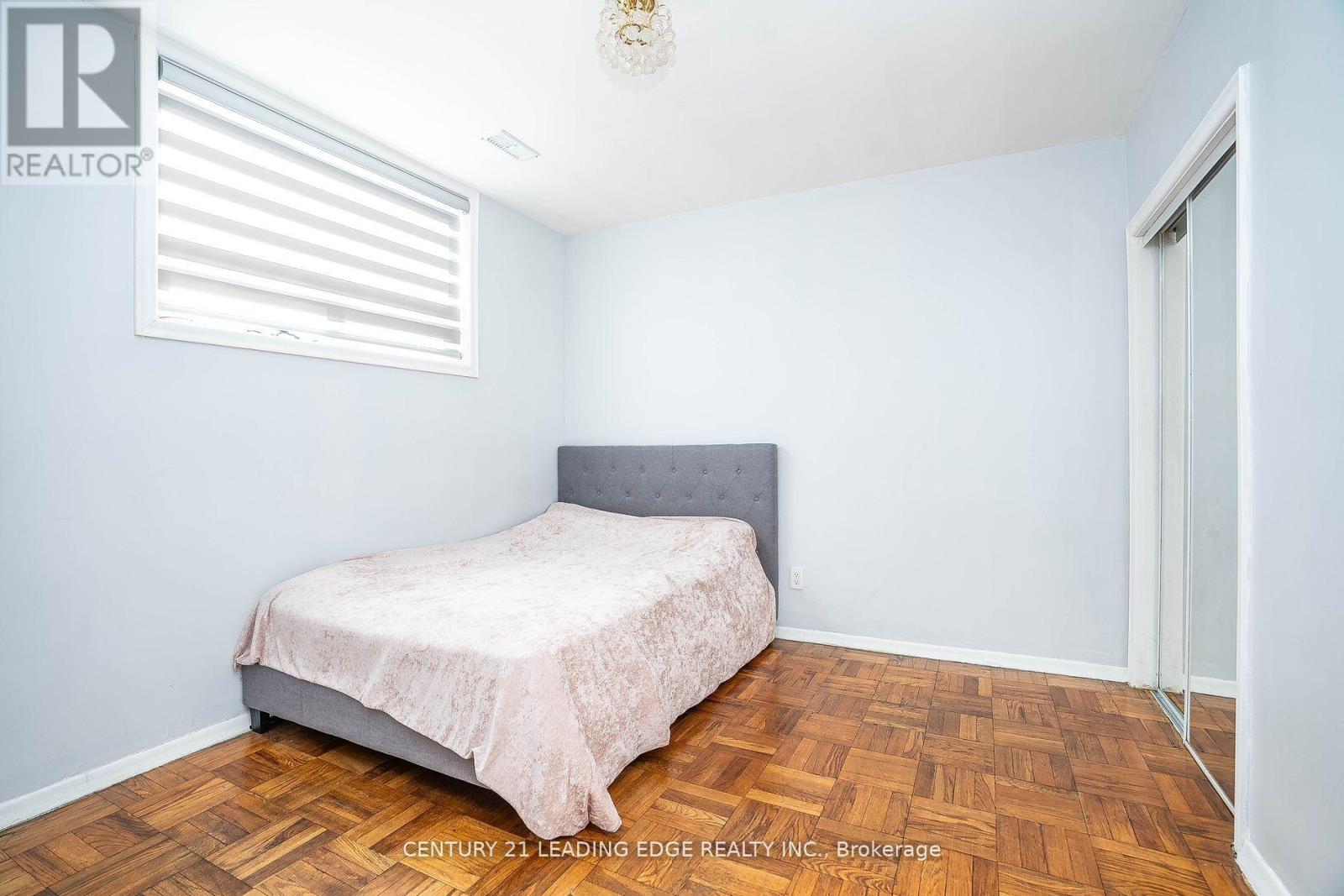 21 Alhart Drive, Toronto, Ontario  M9V 2M8 - Photo 33 - W12558594