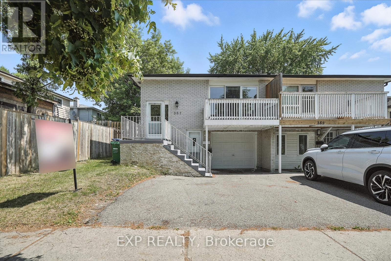 387 Archdekin Drive, Brampton, Ontario  L6V 3E9 - Photo 2 - W12564292