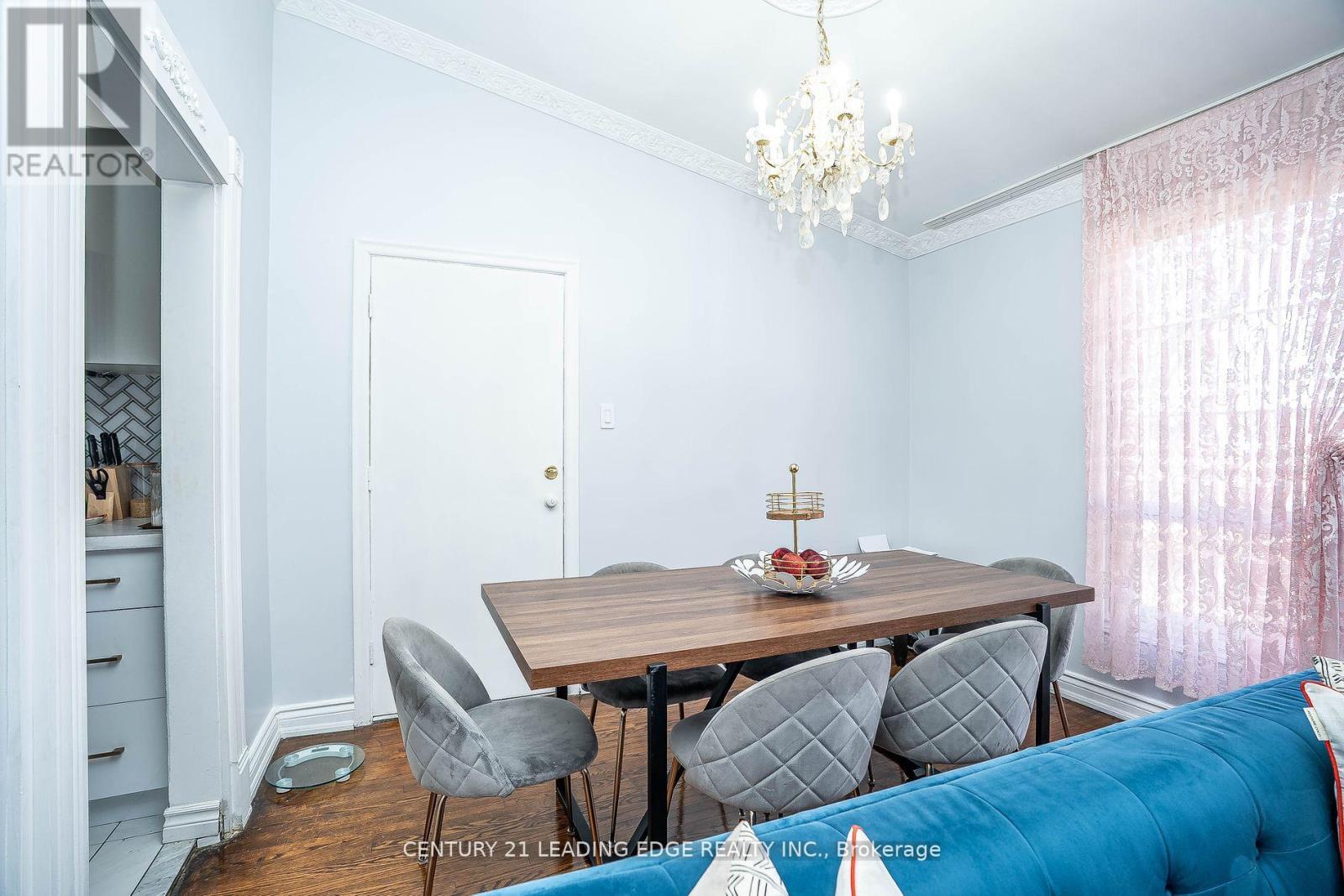 21 Alhart Drive, Toronto, Ontario  M9V 2M8 - Photo 10 - W12558594