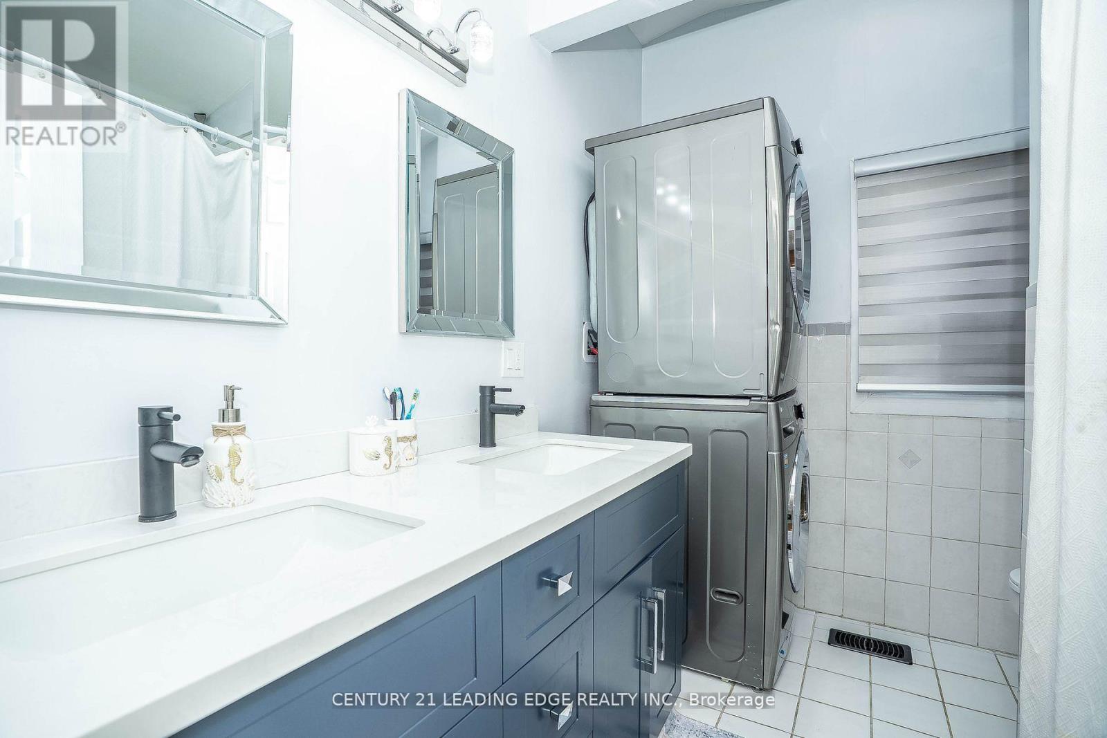 21 Alhart Drive, Toronto, Ontario  M9V 2M8 - Photo 22 - W12558594