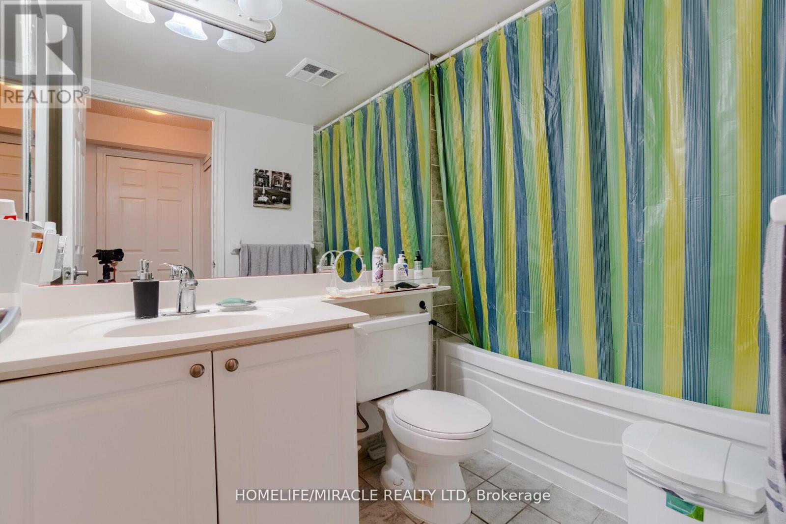 807 - 3880 Duke Of York Boulevard, Mississauga, Ontario  L5B 4M7 - Photo 17 - W12564342